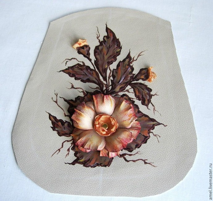 Декор сумки с цветком