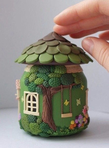 Сказочные домики из обычных банок