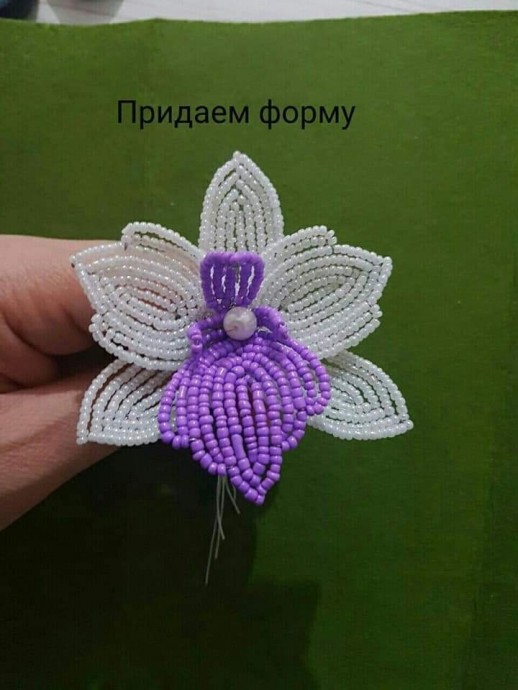 Орхидея из бисера