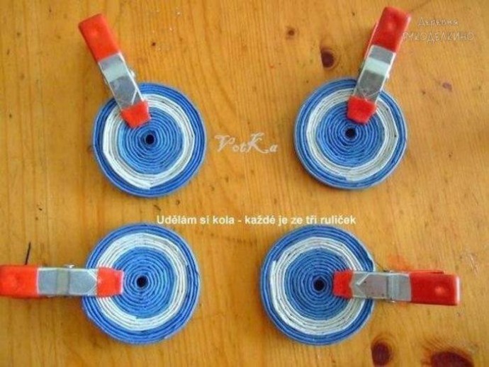 Плетение из бумажных трубочек коляски