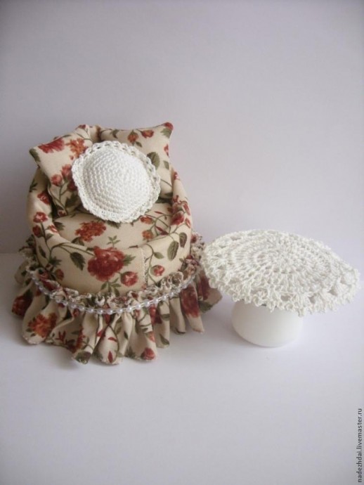 Маленькое кресло-игольница