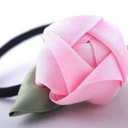 ​Упругие бутоны роз