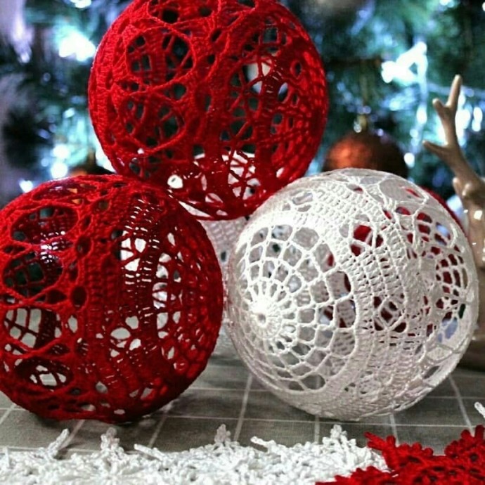 ​Вязаные шары на ёлку