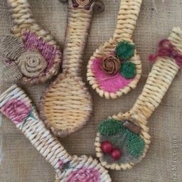 Декоративные ложки для кухни из газет