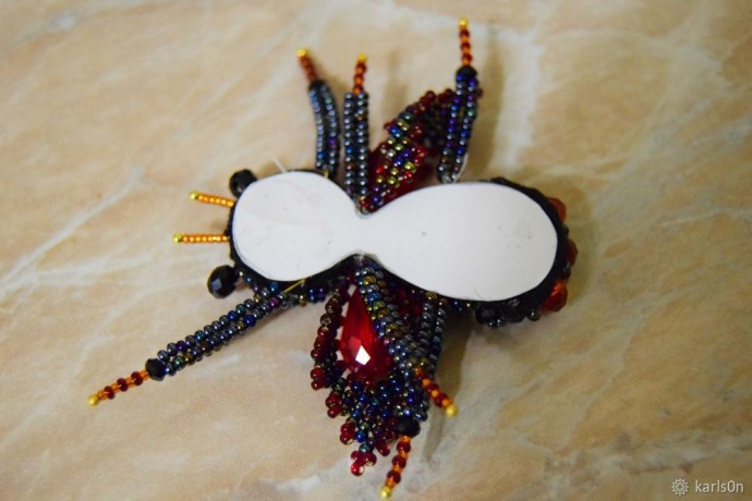 Изготавливаем брошь "Узорчатый жучок"