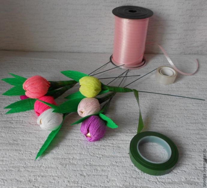 Простой и красивый способ создать милый букетик из конфет