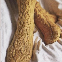 Изящные носки спицами