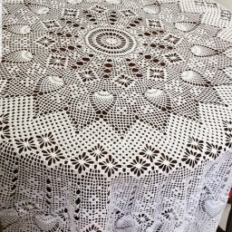 ​Красивая ажурная скатерть крючком