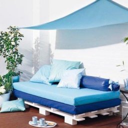 Диван из поддонов