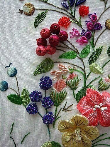Объемная вышивка цветов