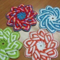 ​Подставка под горячее, связанная крючком