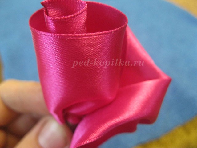 Розы из атласных лент: мастер-класс