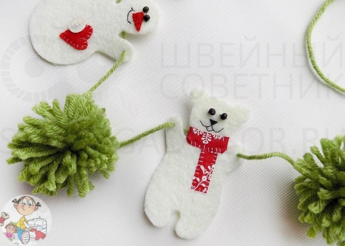 Новогодняя гирлянда с помпонами