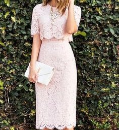 Женственные образы с кружевным топом и юбкой вместо платьев