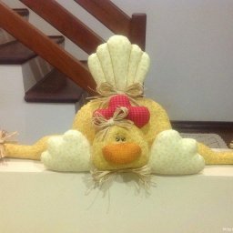 Курочка под дверь для защиты от сквозняков