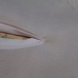 Обработка обтачного разреза рукава