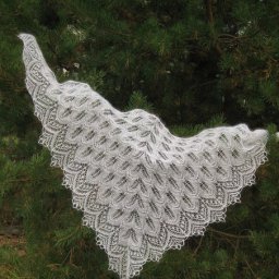 Очень красивая шаль спицами