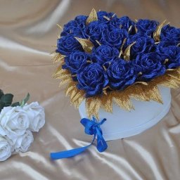 ​Огромные синие розы