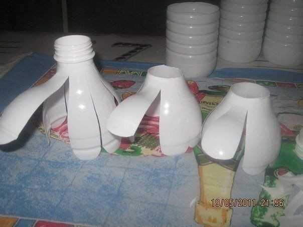 Ромашки из пластиковых бутылок