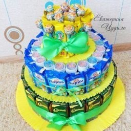 ​Торт из конфет