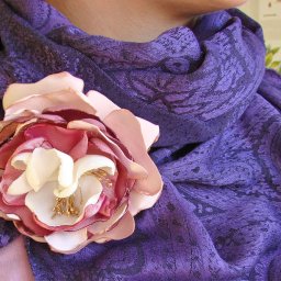 Текстильная брошь "Пиончик"