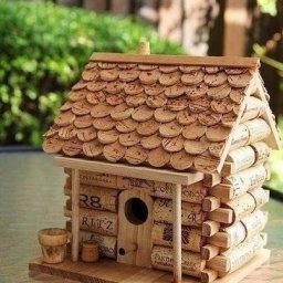 Скворечники из пробок