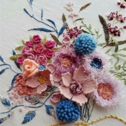 ​Вышиваем объёмные цветы