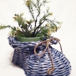 Плетем башмачок из газетных трубочек