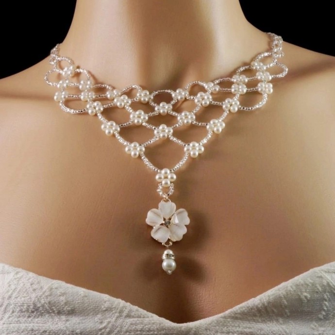 Украшения из бисера