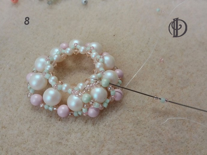 Лунная брошь с кабошоном-лунасофтом Лунная брошь с кабошоном-лунасофтом