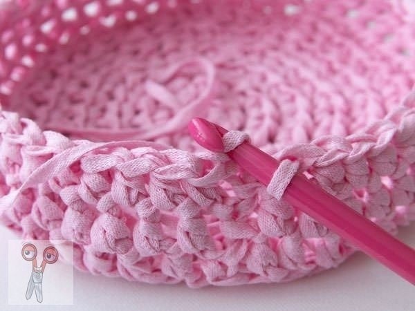 Милая корзинка из трикотажной пряжи