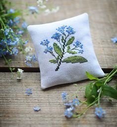 ​Миниатюрная вышивка для саше