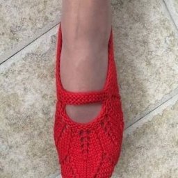 Следочки с узopом в виде листьев