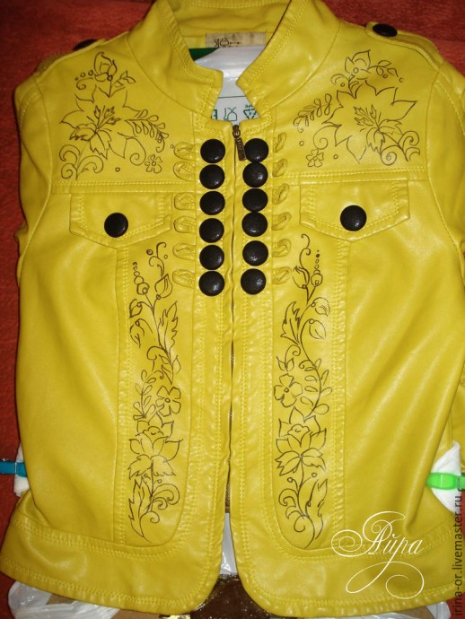 Роспись куртки в русском стиле