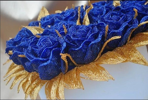 ​Огромные синие розы