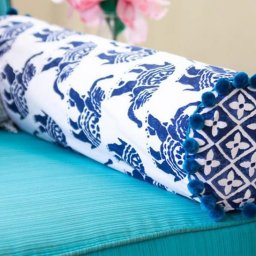 ​Подушка-валик: мастер-класс