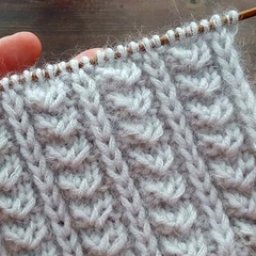 Шикарный рельефный узор "гусиные лапки " с вытянутыми петлями