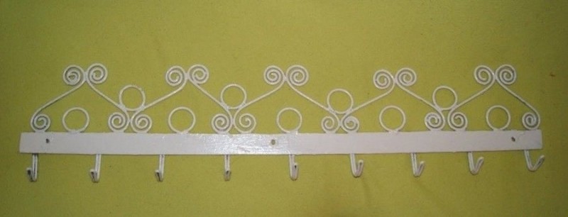 Вешалка с цветами из пластиковых бутылок