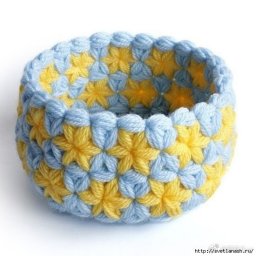 Вязанная корзинка