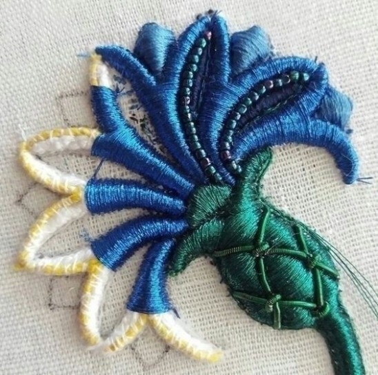 Шикарная вышивка лентами шибори Шикарная вышивка лентами шибори