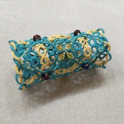 Зажим в технике фриволите