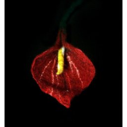 Валяем брошь-цветок