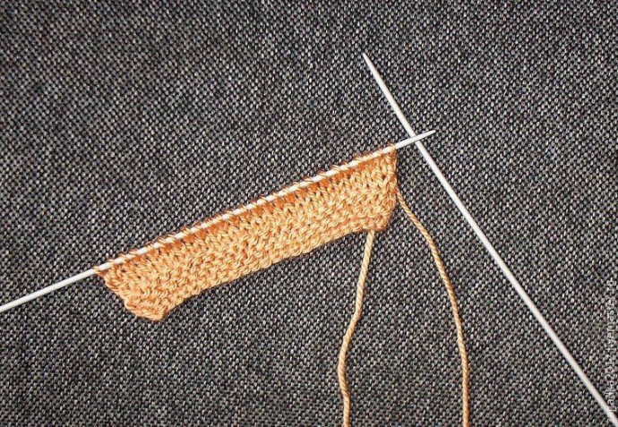 Вяжем интересный узор с вытянутыми петлями