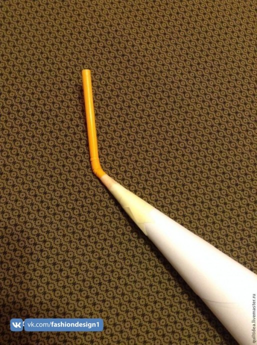 Чистим швейную машину или оверлок от пыли с помощью самодельной насадки для пылесоса