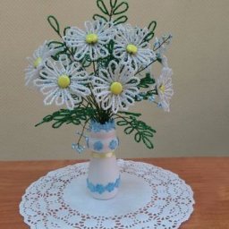 Ромашка из бисера