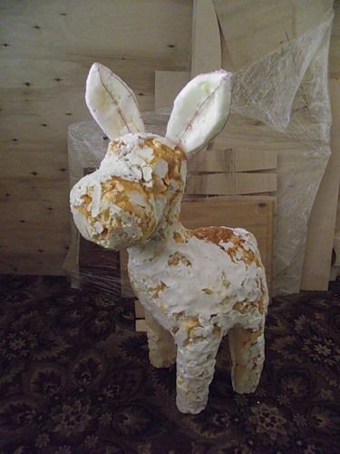 Ослик для украшения дачного газона