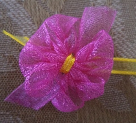 Маленький ажурный бантик