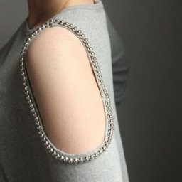 ​Интересный декор рукавов