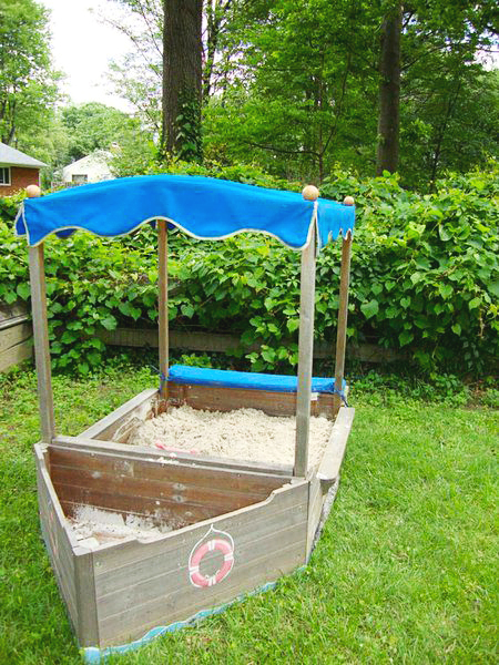 Красивая складная песочница на вашем участке