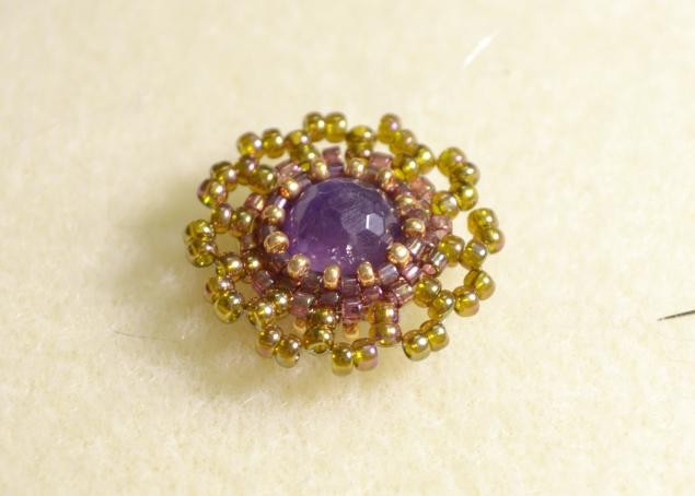 Оплетение бусины бисером